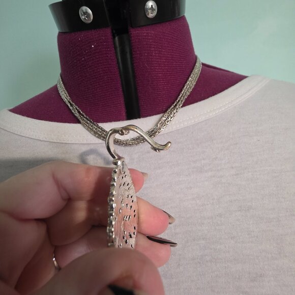 Premier Designs “Unbelievable” Necklace – Silver Filigree Rhinestone Pendant - Picture 6 of 13